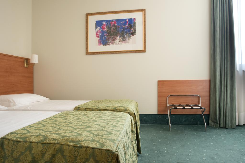 Re Hotel Lissone