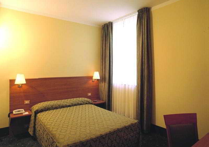 Re Hotel Lissone